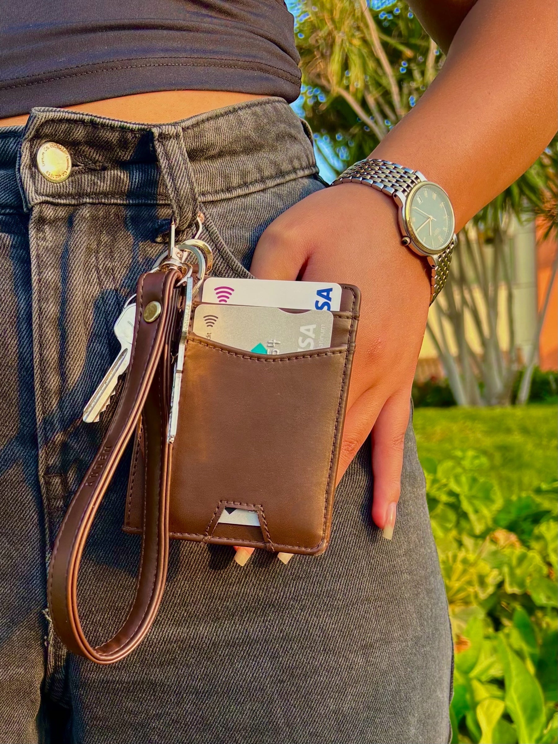 Brown Cardlet