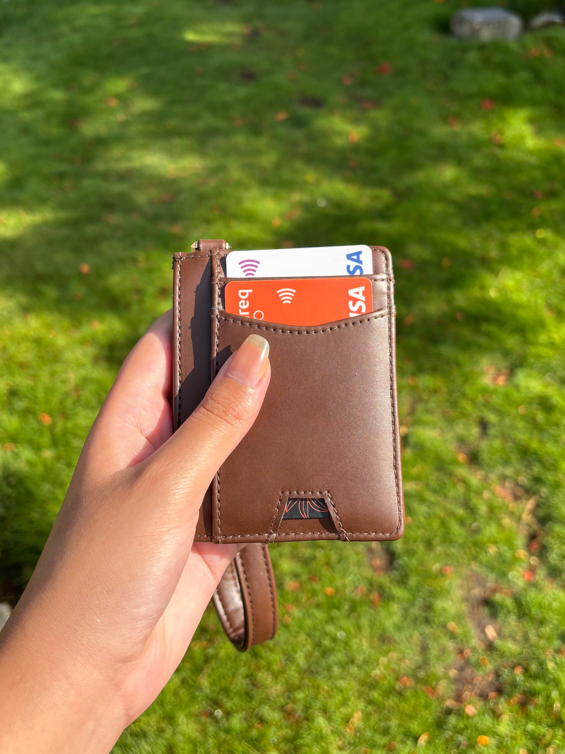 Brown Cardlet
