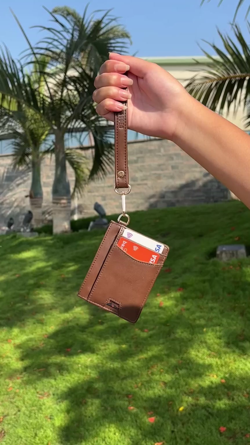 Brown Cardlet